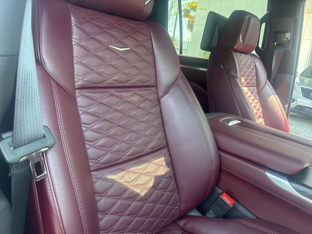 Certified 2025 Cadillac Escalade ESV Sport w/ Touring Package image 31