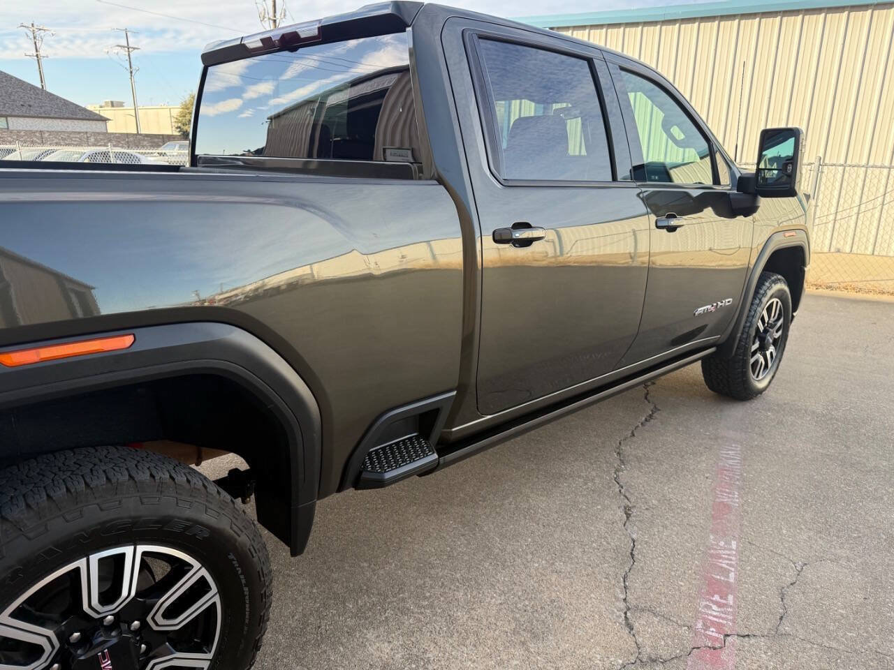 Used 2023 GMC Sierra 2500 AT4 image 40