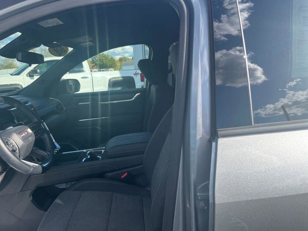 Used 2025 GMC Acadia Elevation image 16