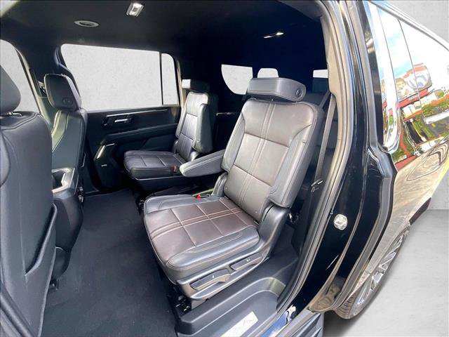 Certified 2025 Chevrolet Suburban High Country RWD image 28