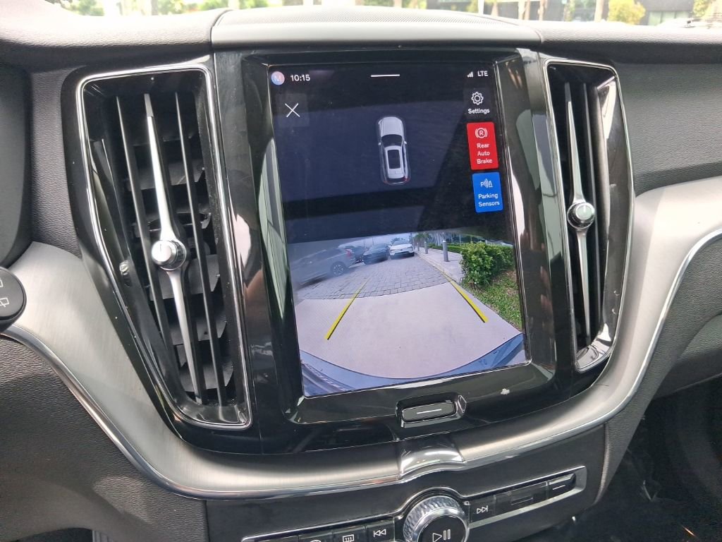 Used 2023 Volvo XC60 B5 Core FWD image 23