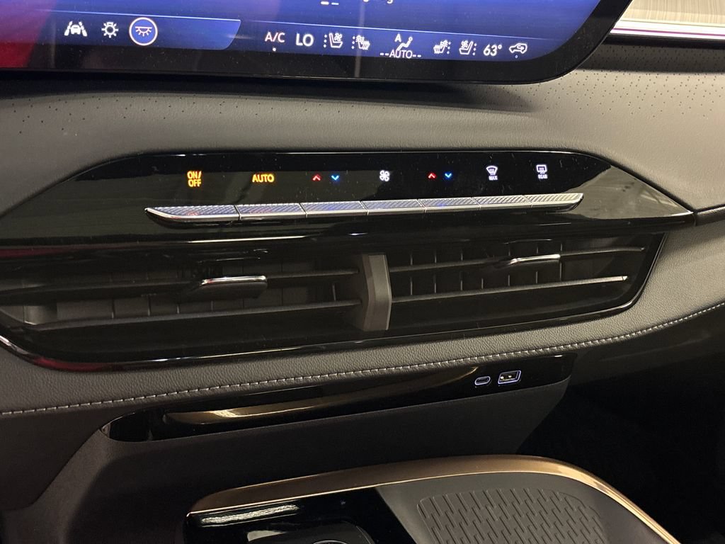 New 2026 Buick Enclave Avenir w/ Super Cruise Package FWD image 39