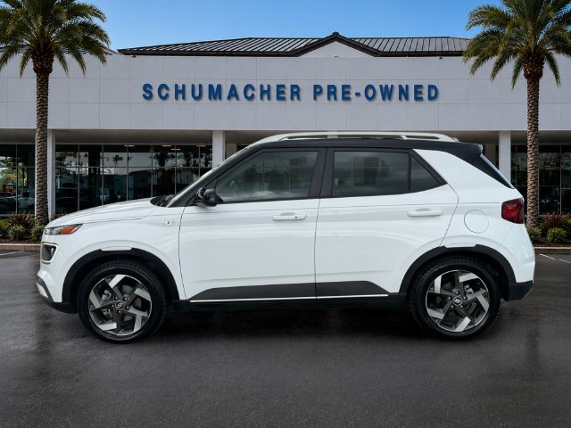 Used 2022 Hyundai Venue Limited w/ Cargo Package FWD image 4