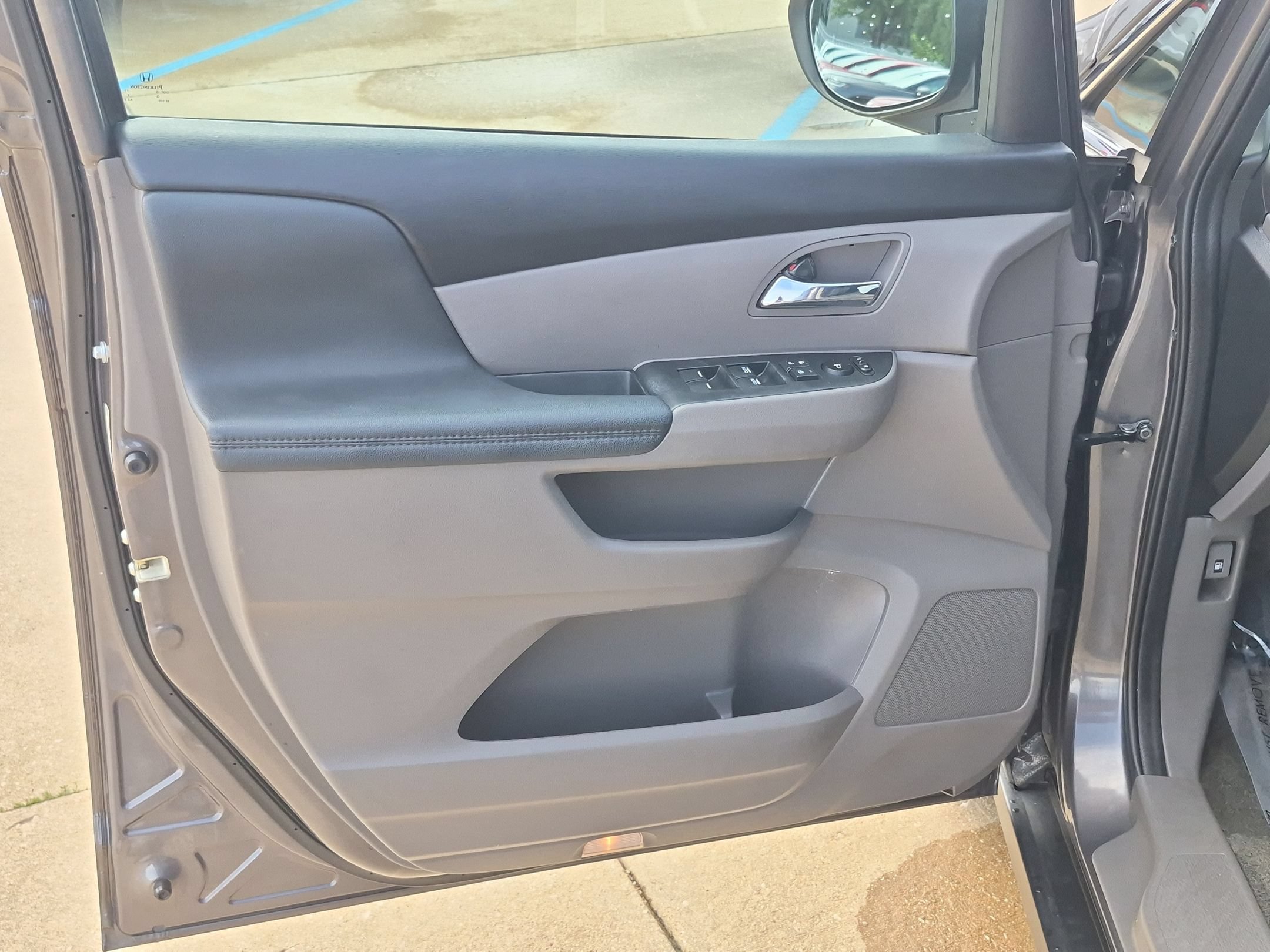 Used 2015 Honda Odyssey EX-L image 12