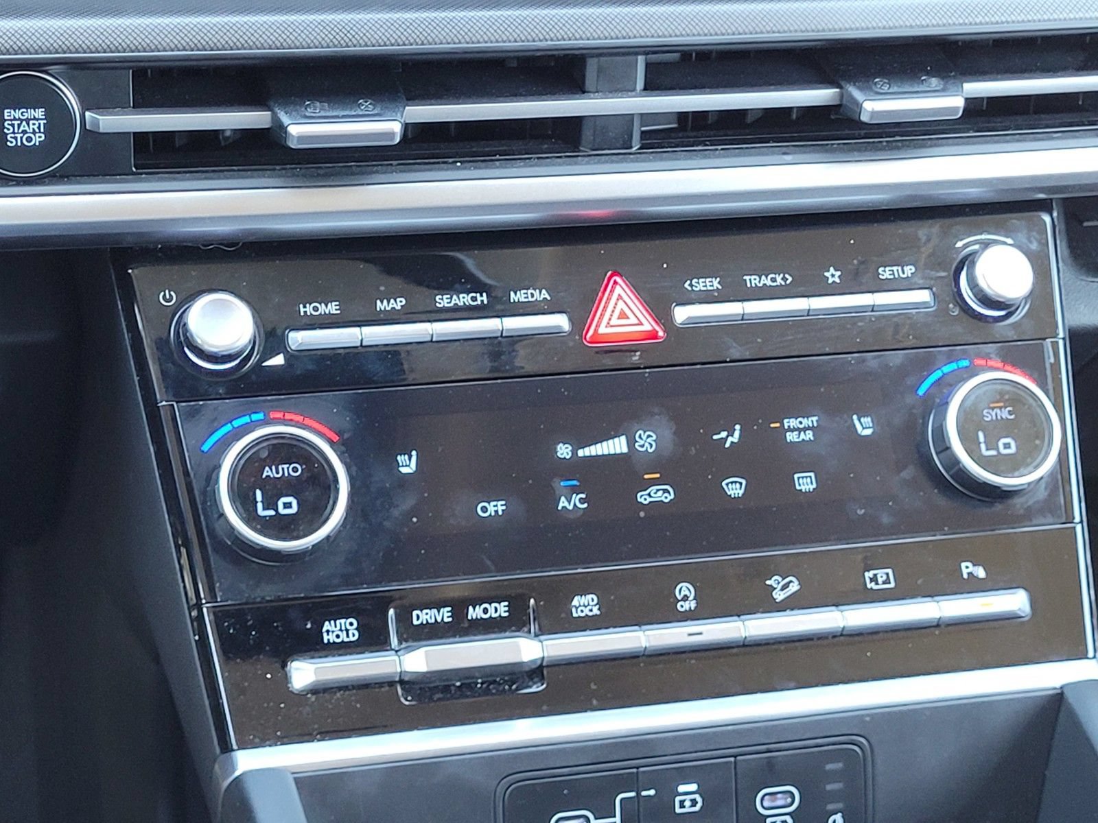 Certified 2025 Hyundai Santa Fe SEL AWD/4WD image 26