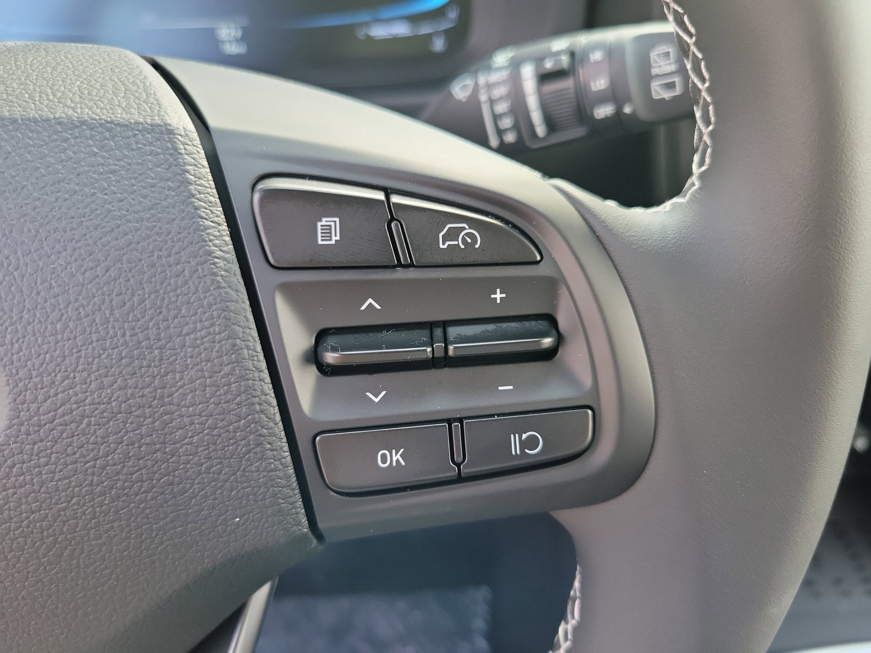 New 2025 Hyundai Venue Limited FWD image 18