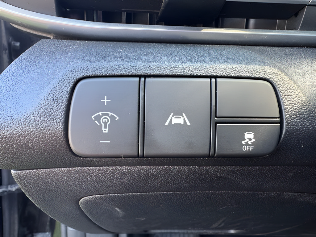 Used 2018 Chevrolet Colorado Z71 w/ Centennial Edition AWD/4WD image 22