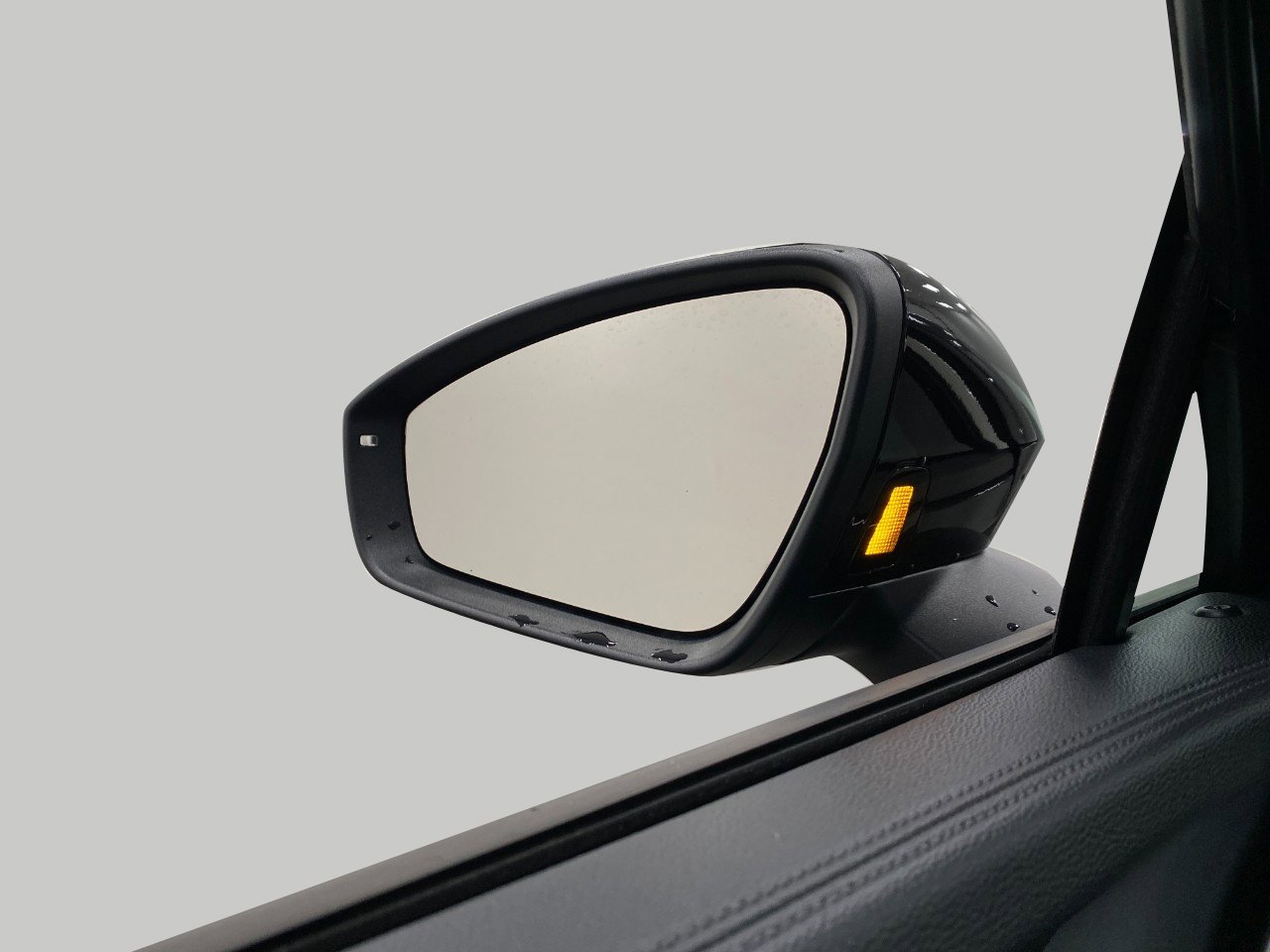 Certified 2025 Volkswagen Tiguan SE image 19