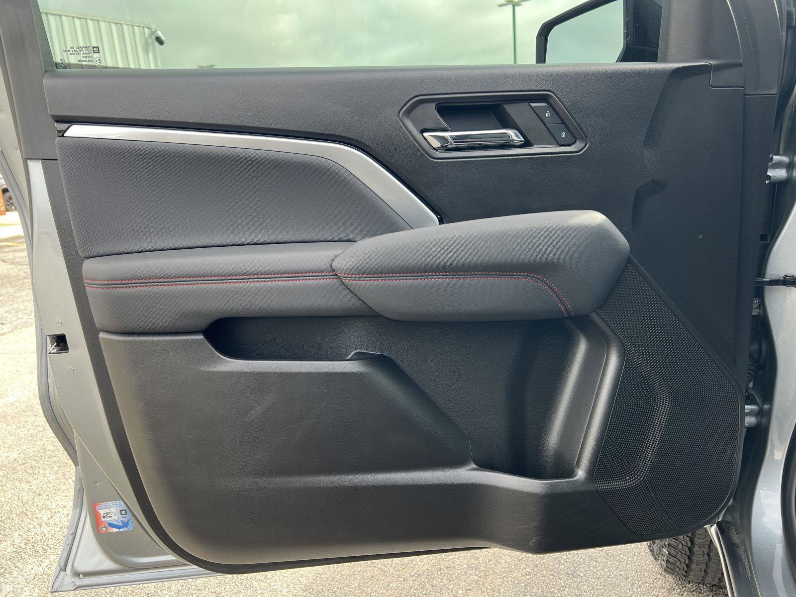 Used 2023 Chevrolet Colorado Z71 w/ Advanced Trailering Package image 14