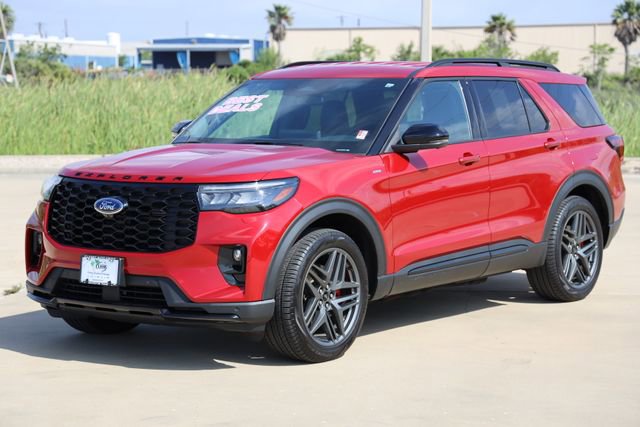 Used 2025 Ford Explorer ST-Line w/ Premium Package image 3