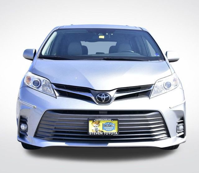 Used 2020 Toyota Sienna XLE w/ XLE Navigation Package image 8