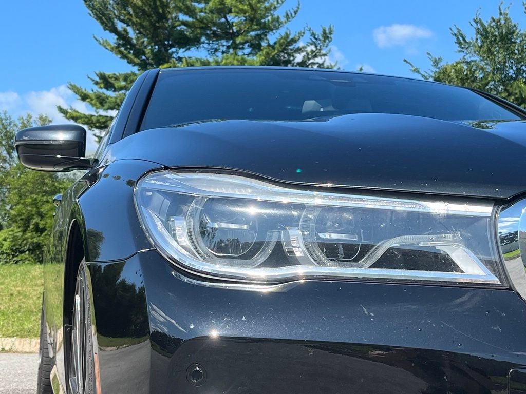 Used 2019 BMW 750i xDrive AWD/4WD image 10