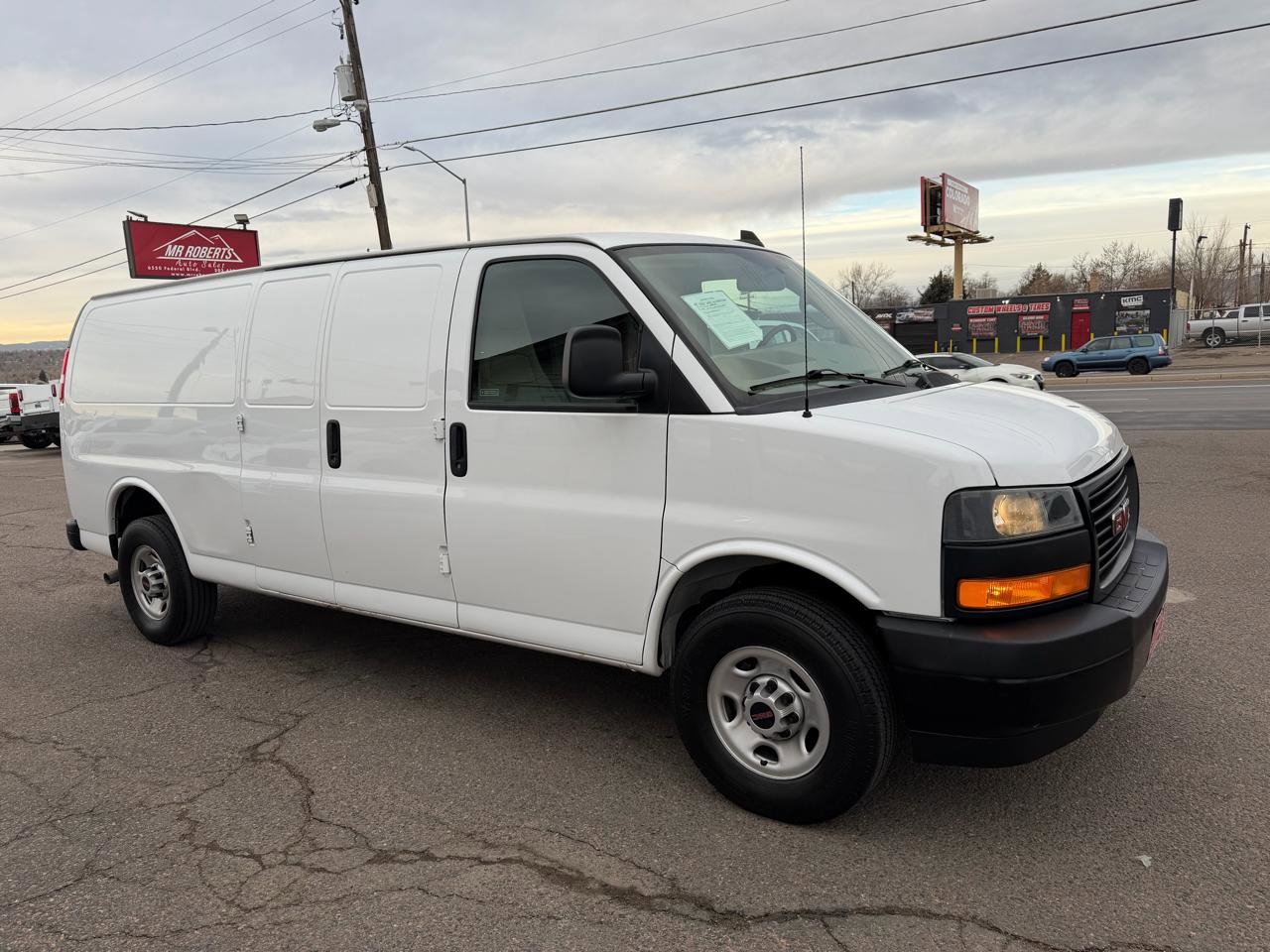 Used 2023 GMC Savana 3500 Extended w/ Driver Convenience Package image 2