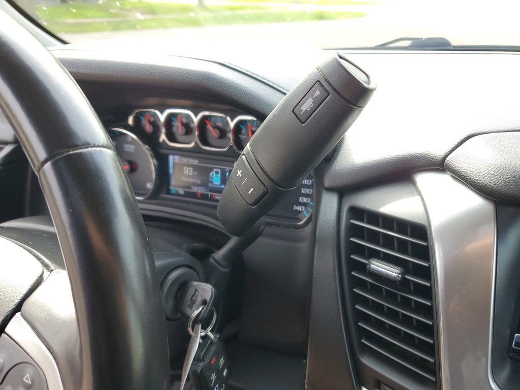Used 2018 Chevrolet Suburban LT AWD/4WD image 30
