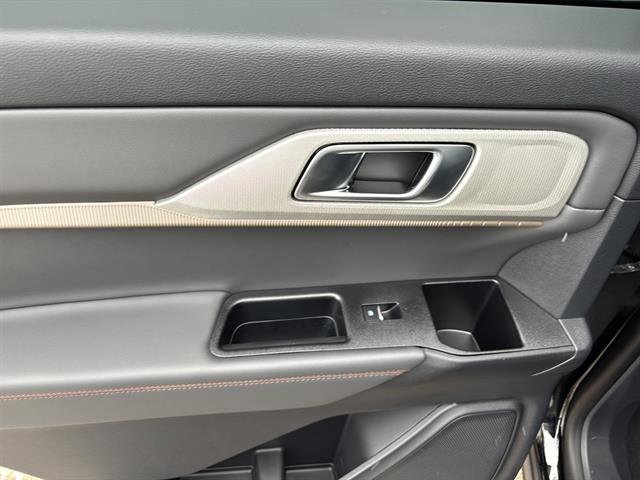 New 2026 Ford Explorer Active w/ Active Comfort Package image 16
