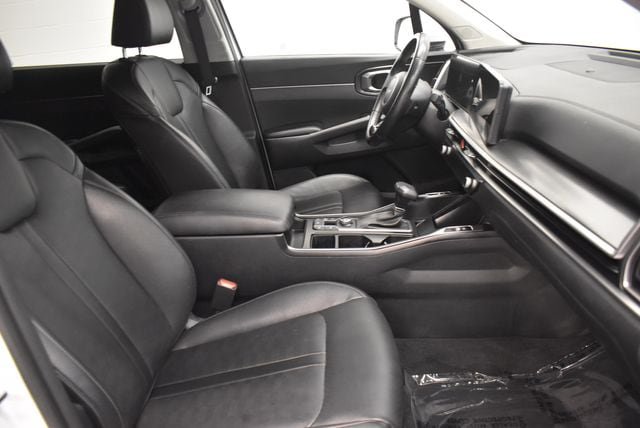 Used 2024 Kia Sorento S AWD/4WD image 19