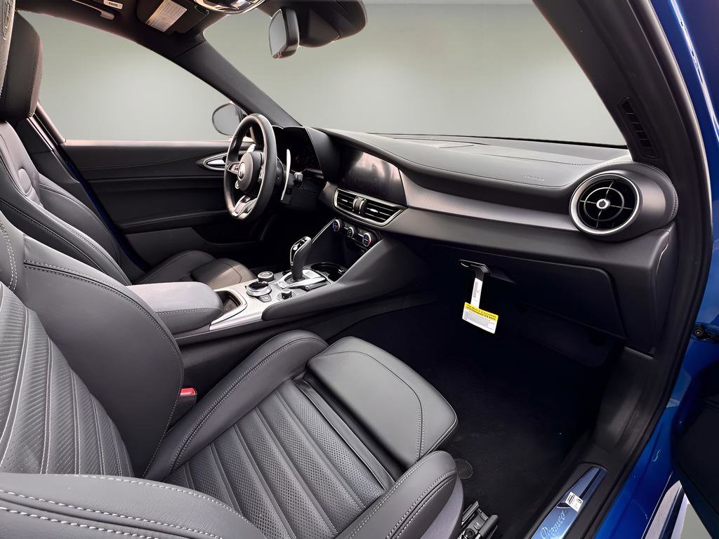 New 2025 Alfa Romeo Giulia RWD image 11