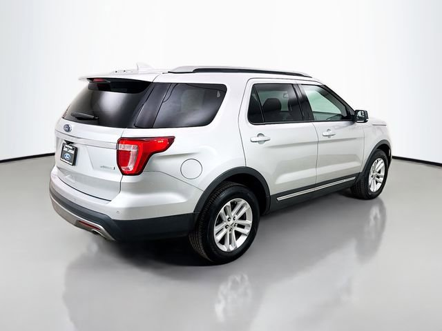 Used 2016 Ford Explorer XLT w/ Equipment Group 201A image 7