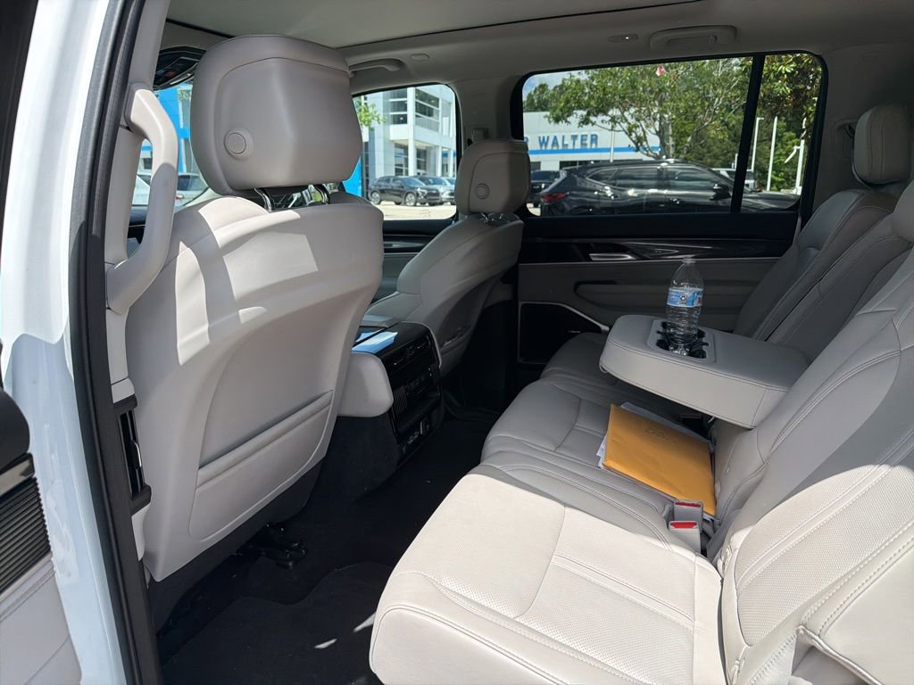 Used 2024 Jeep Wagoneer 2WD w/ Premium Group I image 9