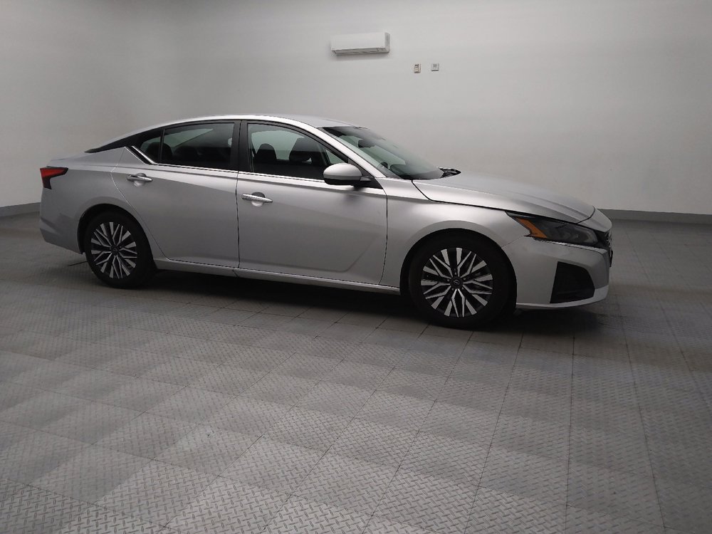 Used 2023 Nissan Altima 2.5 SV image 11