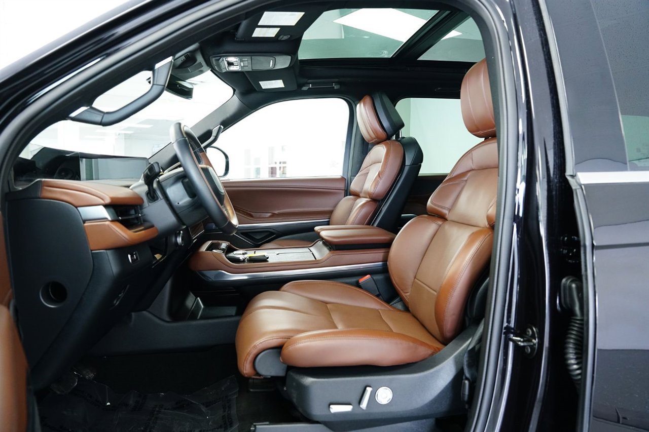 Used 2025 Lincoln Navigator Reserve image 20