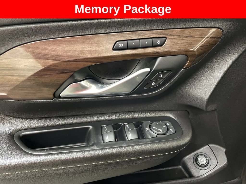 Used 2019 GMC Terrain Denali w/ Advanced Safety Package AWD/4WD image 9