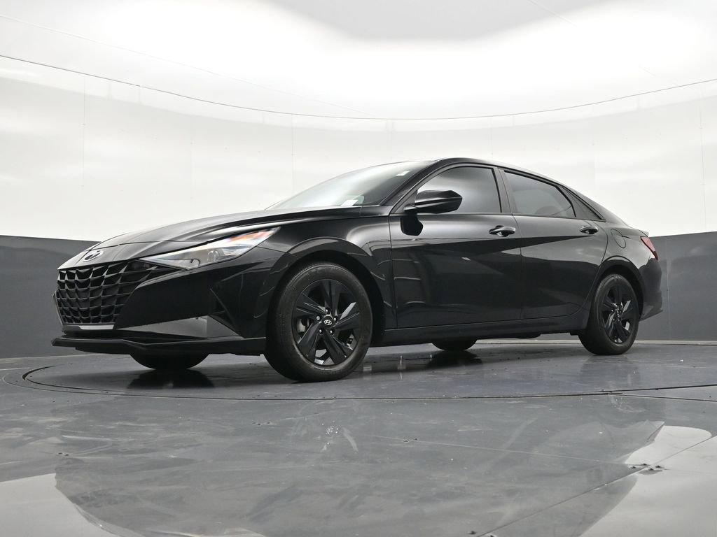 Used 2023 Hyundai Elantra SEL FWD image 30