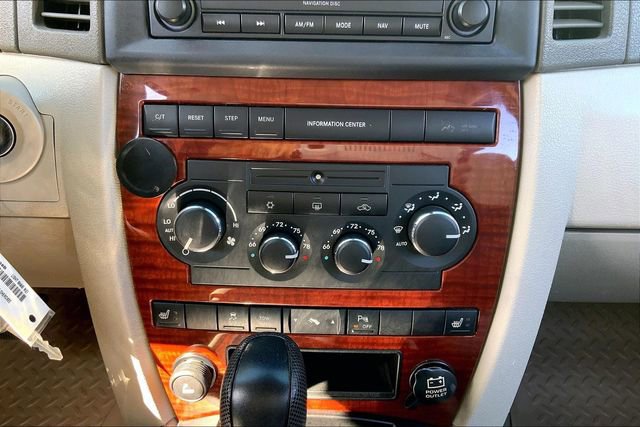 Used 2006 Jeep Grand Cherokee Limited AWD/4WD image 32