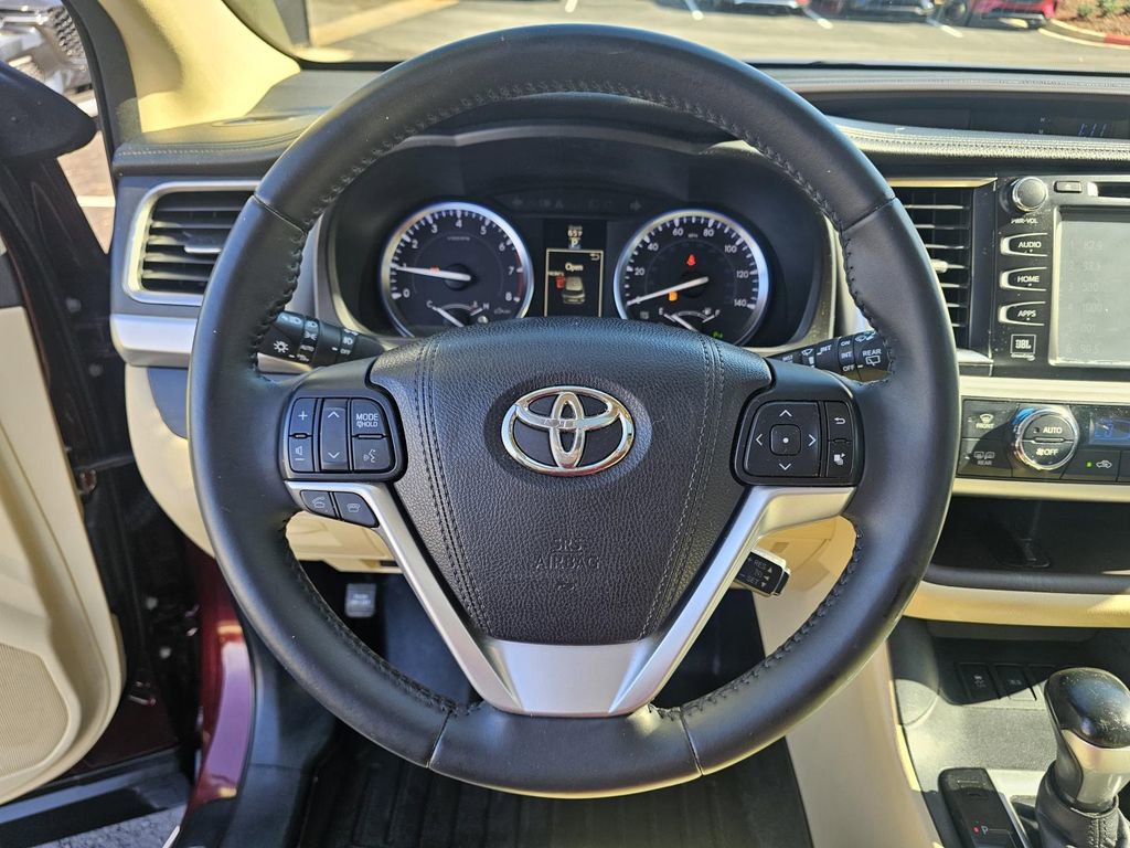 Used 2016 Toyota Highlander Limited image 15