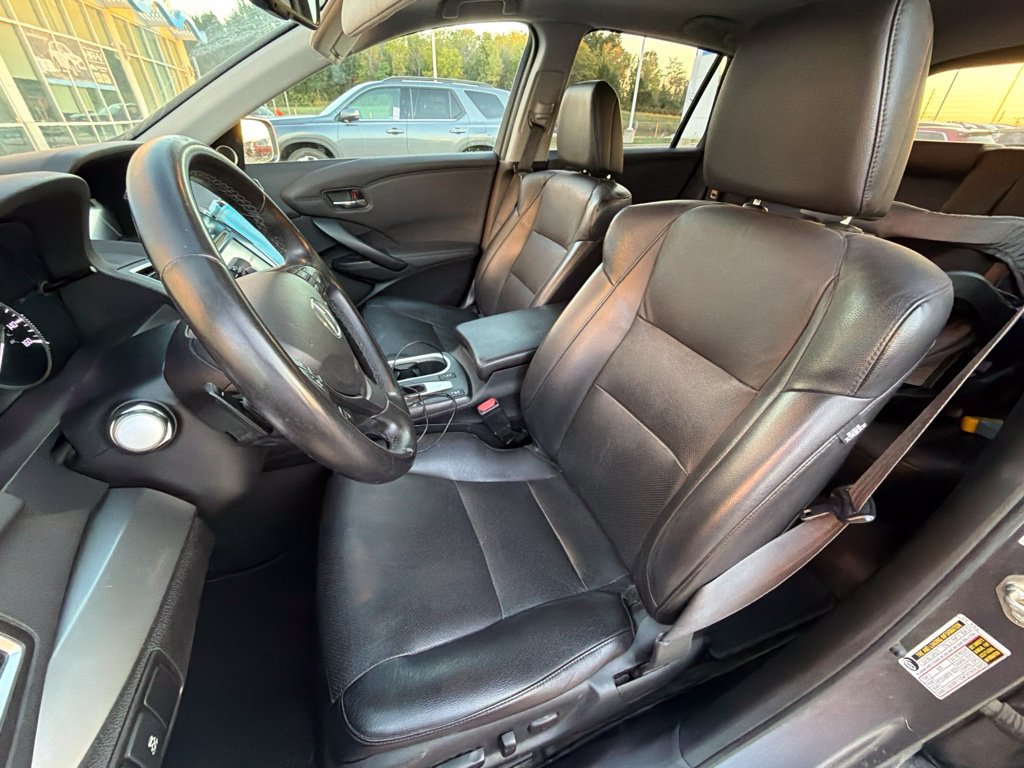 Used 2017 Acura RDX w/ Technology Package AWD/4WD image 2