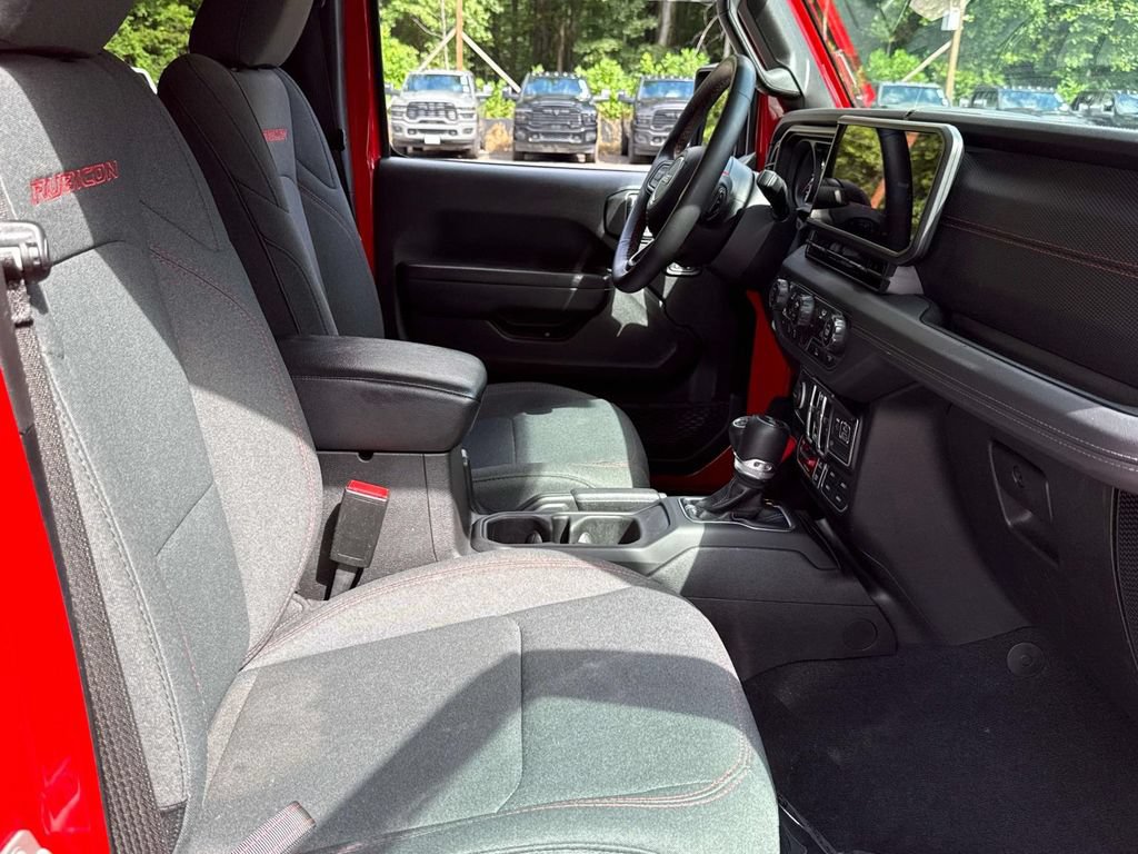 Used 2024 Jeep Wrangler Unlimited Rubicon AWD/4WD image 9