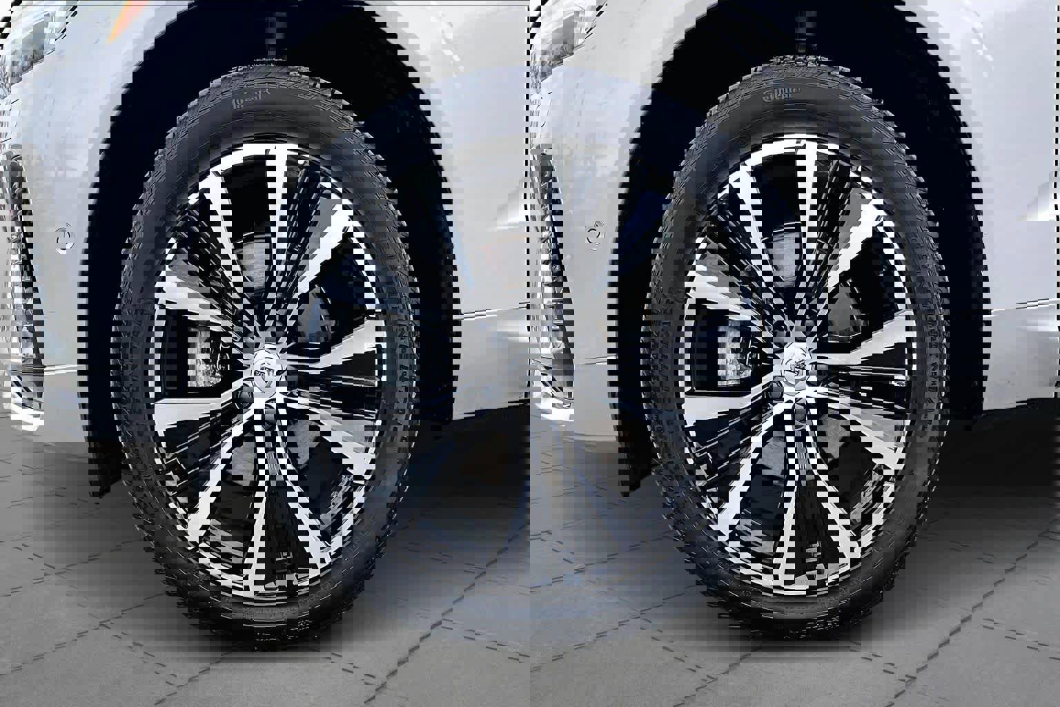 Certified 2023 Volvo XC60 B5 Plus w/ Climate Package image 11