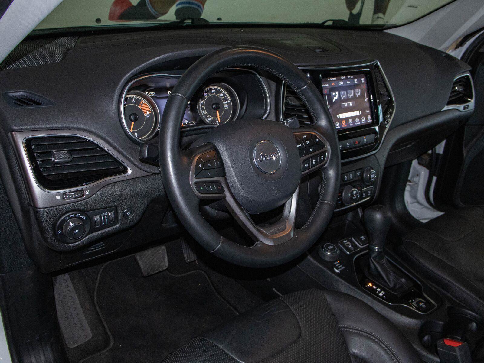 Used 2021 Jeep Cherokee Limited AWD/4WD image 5