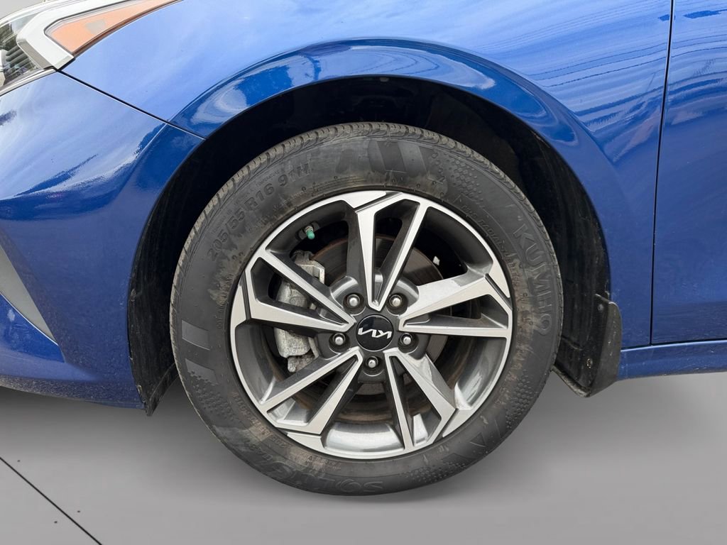 Certified 2023 Kia Forte LXS w/ LXS Technology Package FWD image 9