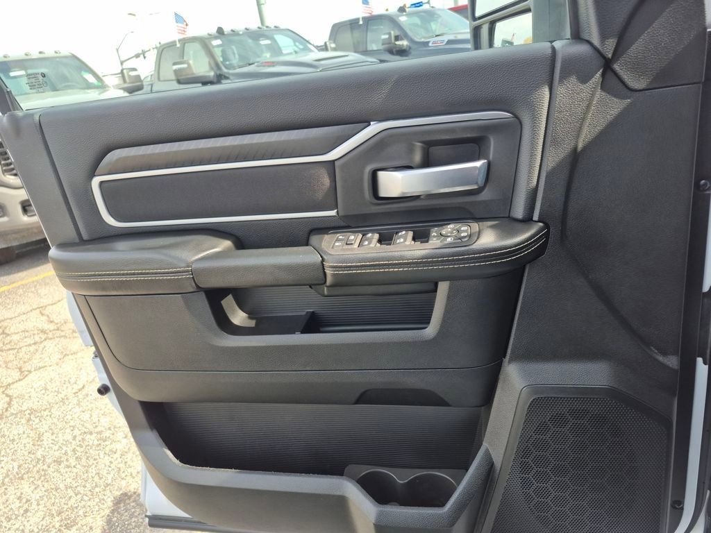 Used 2025 RAM 2500 Big Horn AWD/4WD image 17