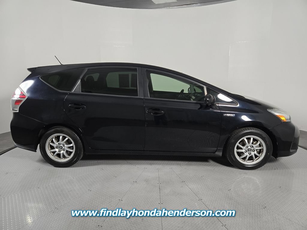 Used 2017 Toyota Prius V Four w/ Carpet Mat Package FWD image 7
