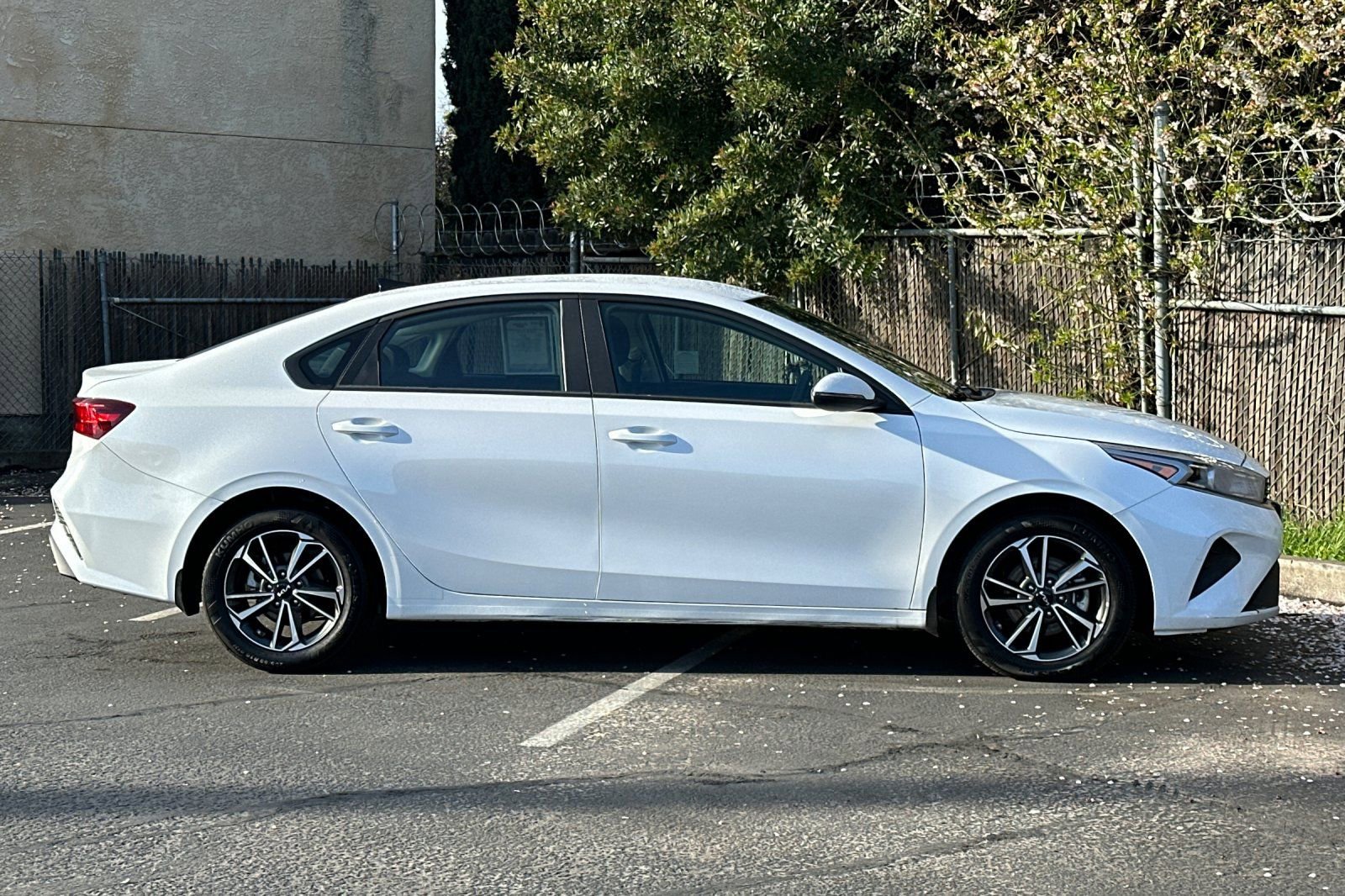 Used 2023 Kia Forte LXS w/ LXS Technology Package image 7