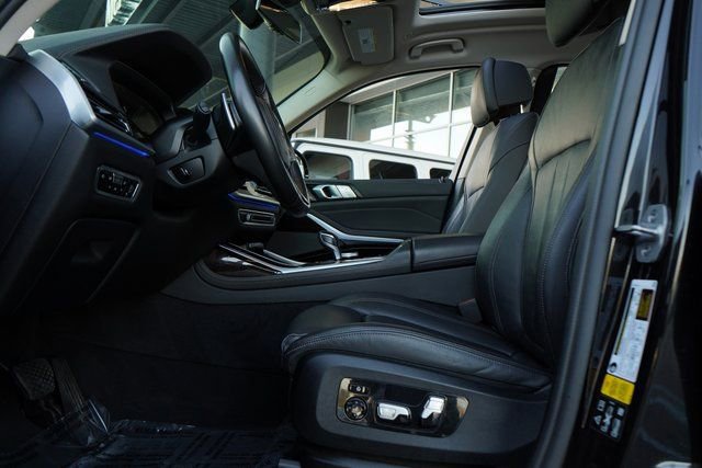 Used 2021 BMW X7 xDrive40i w/ Premium Package image 25
