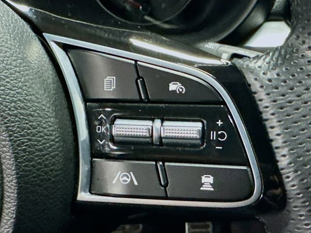 Used 2023 Kia Forte GT-Line w/ GT-Line Premium Package image 17