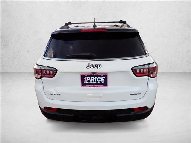 Used 2018 Jeep Compass Latitude w/ Popular Equipment Group AWD/4WD image 3