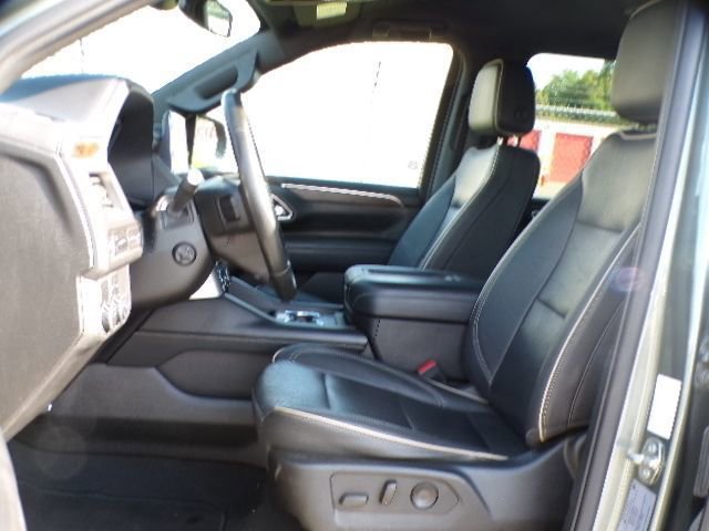 Used 2023 Chevrolet Suburban Premier RWD image 11