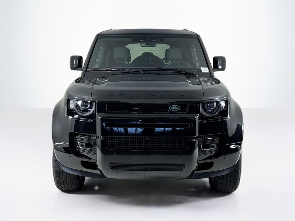 Used 2025 Land Rover Defender 110 X-Dynamic SE image 8