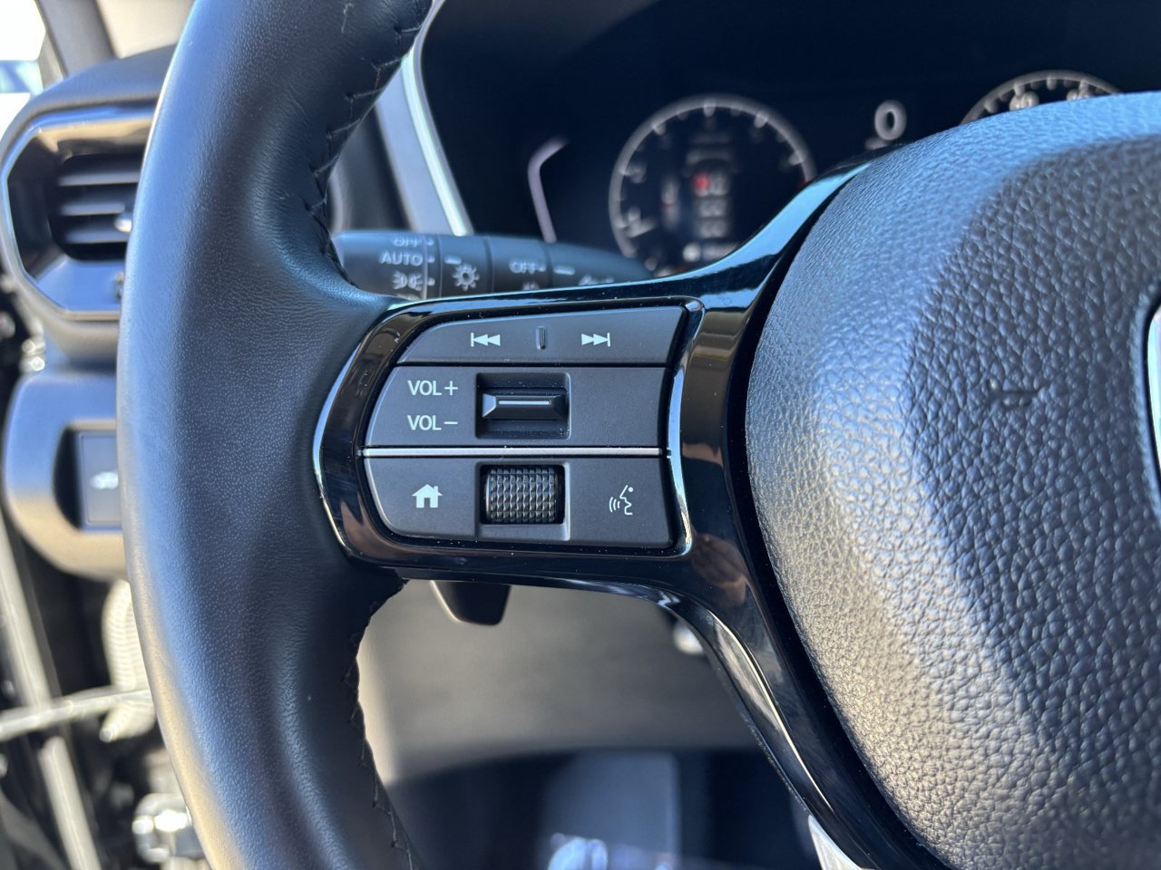 Used 2025 Honda Pilot EX-L image 26