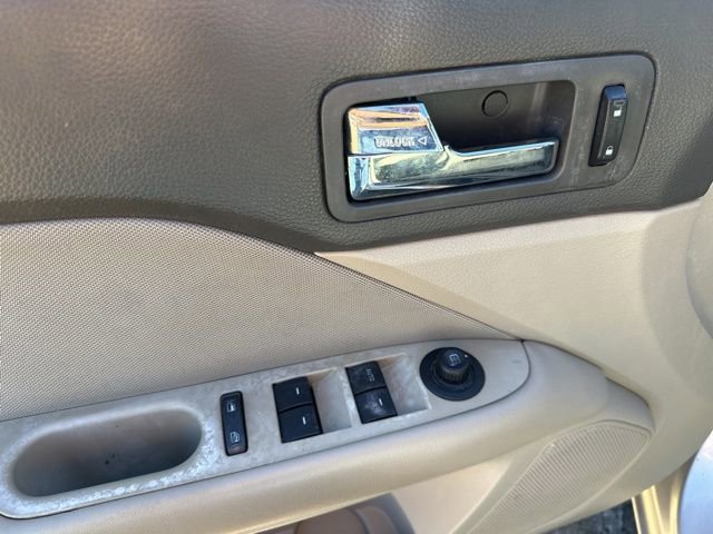 Used 2011 Ford Fusion SE w/ 202A Rapid Spec Order Code image 12