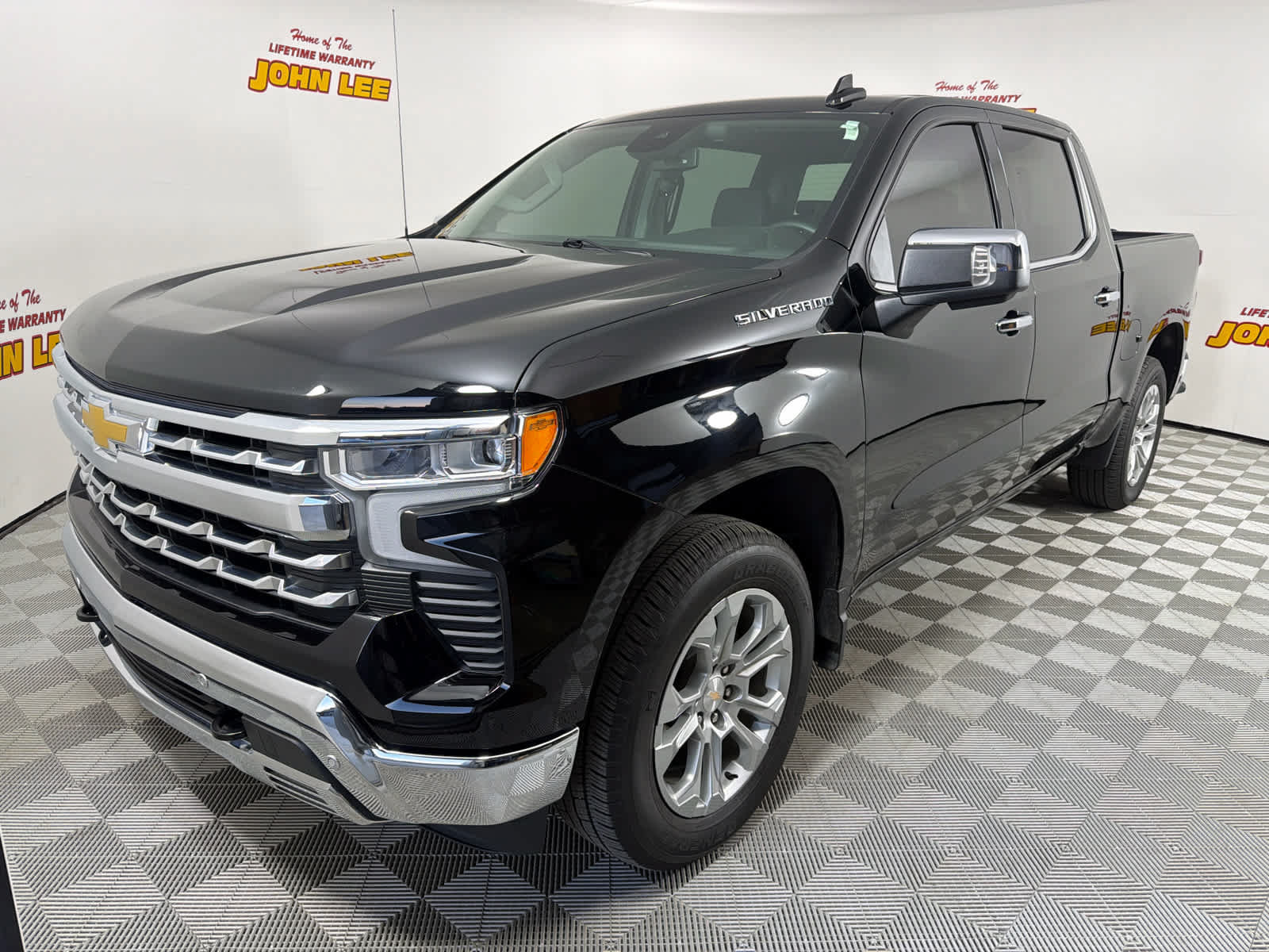 Used 2024 Chevrolet Silverado 1500 LTZ RWD image 1