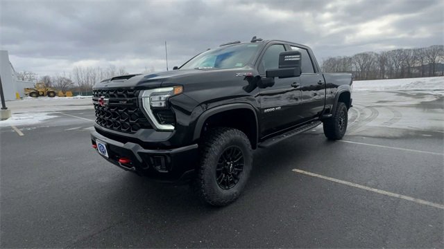 New 2026 Chevrolet Silverado 2500 ZR2 image 4
