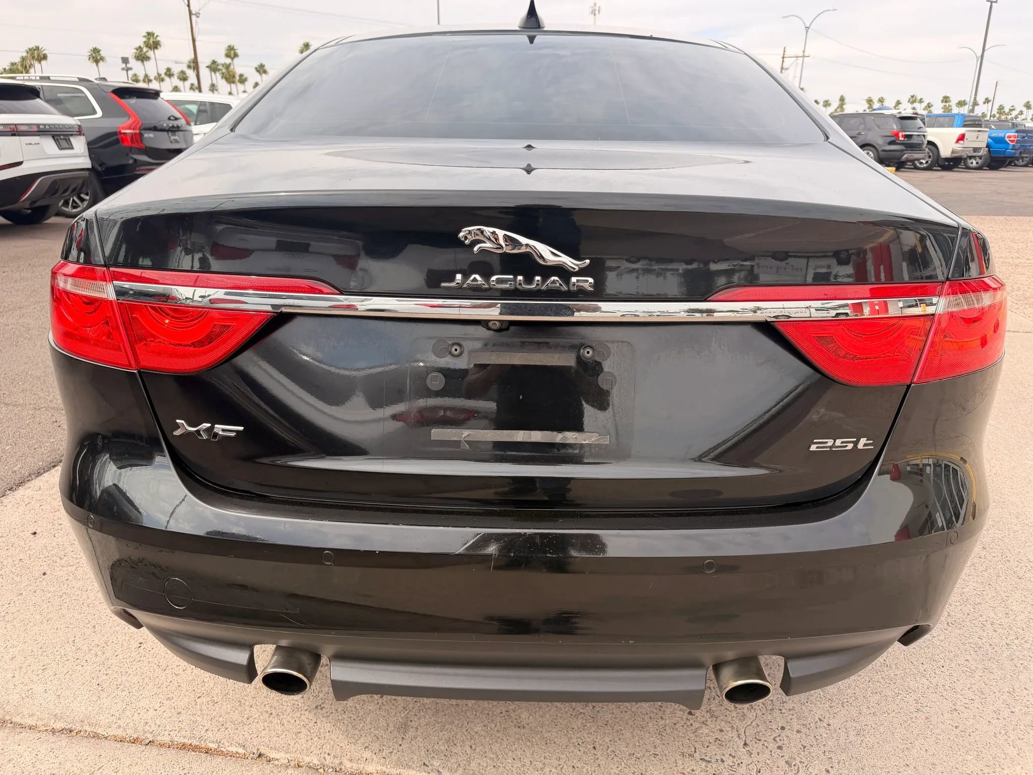 Used 2020 Jaguar XF Premium RWD image 5
