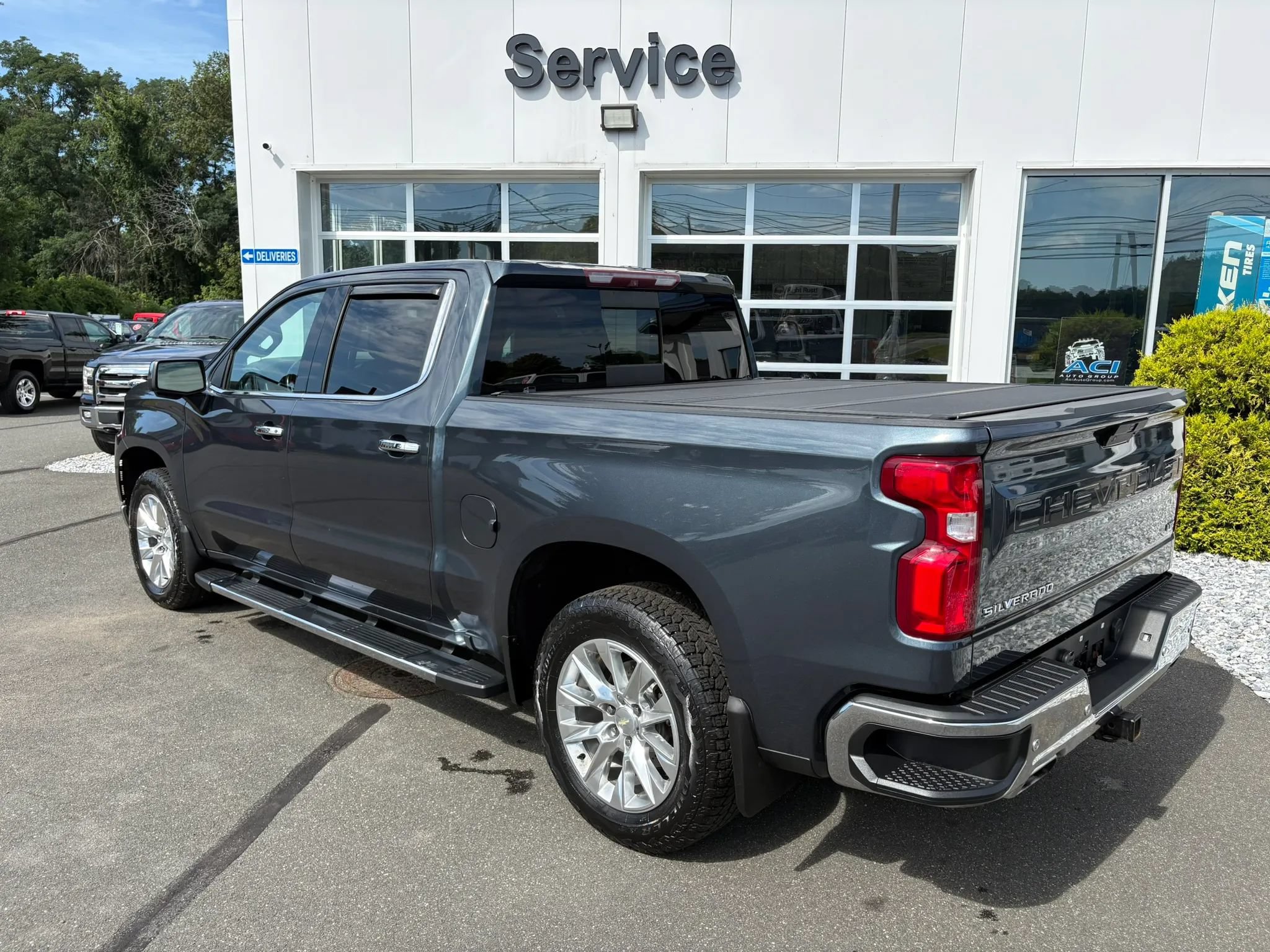 Used 2019 Chevrolet Silverado 1500 LTZ w/ LTZ Premium Package AWD/4WD image 8