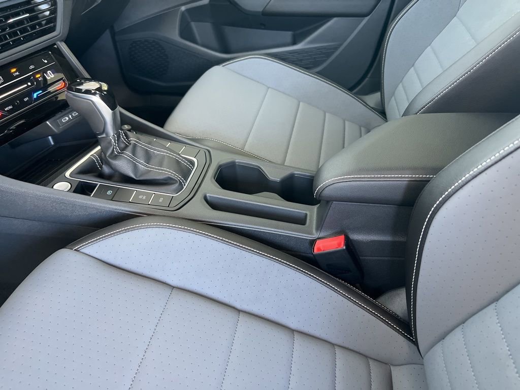 New 2025 Volkswagen Jetta SE image 24