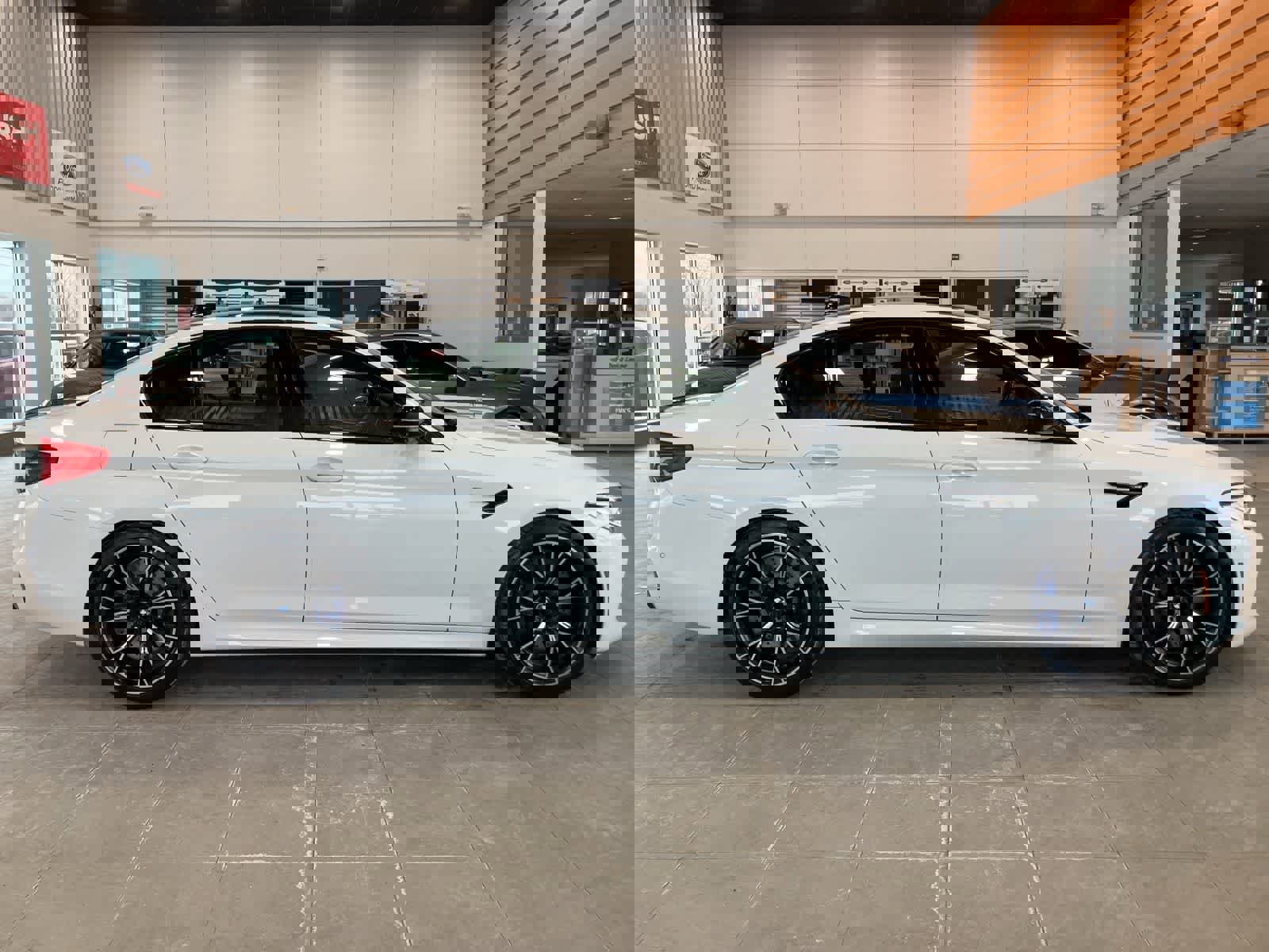 Used 2019 BMW M5 w/ Executive Package image 4